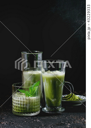 Matcha iced latte 43229333