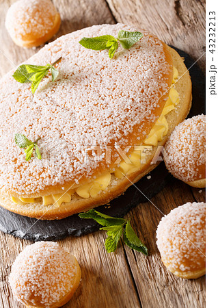 Delicious tropezienne tarte brioche cake 43232213