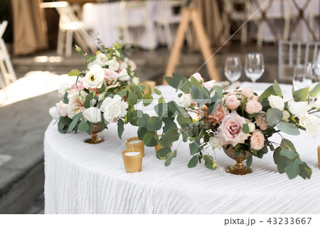 wedding table setting and decorated with flowers wedding table setting and decorated with flowers 43233667