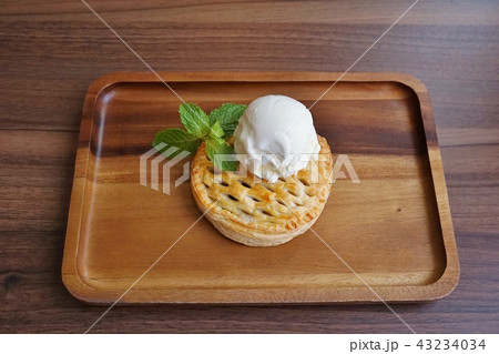 スイートアップルパイとアイスクリーム スイートアップルパイとアイスクリーム 43234034