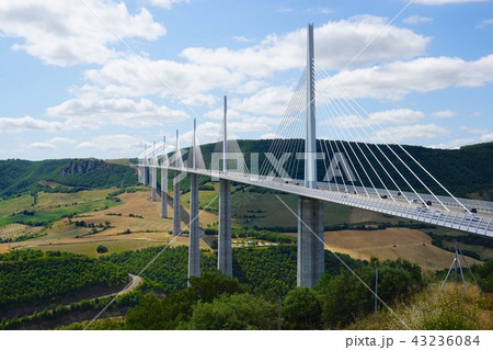 世界一高いミヨー橋（Millau Viaduct） 43236084