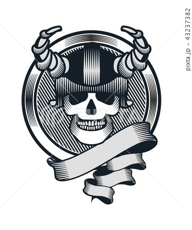 Skull in helmet 43237382