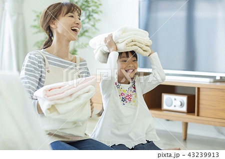 親子 洗濯物 43239913