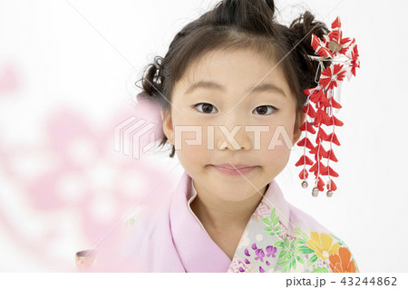 七五三イメージ　女の子着物 43244862