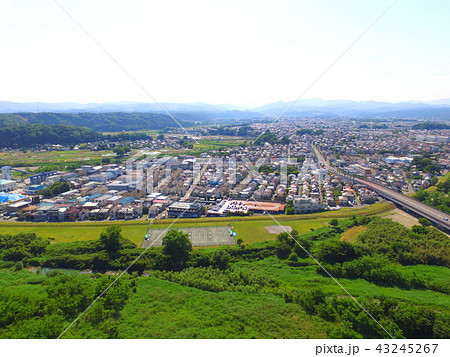ドローンで上空から「あきる野市」方面を空撮（福生南公園／東京都福生市南田園） 43245267