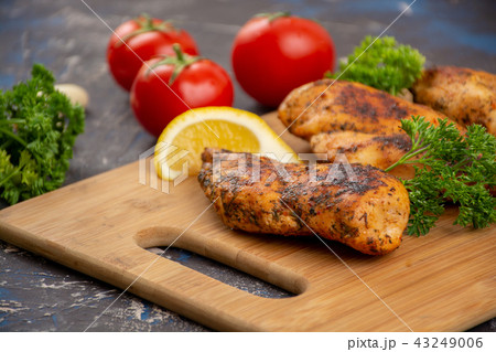 Grilled chicken breast 43249006