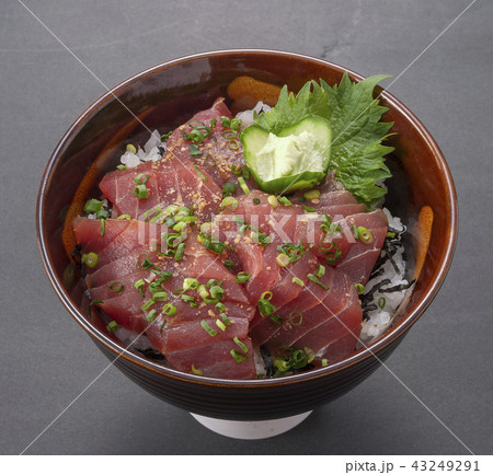 マグロの漬け丼 マグロの漬け丼 43249291
