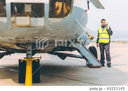 airport worker support airport worker support 43252145