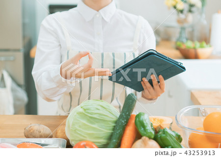 Housework Housework 43253913