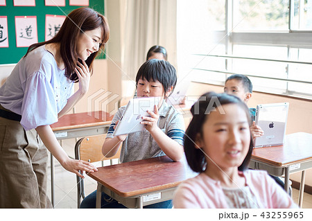 小学校のIT教育 授業風景 小学校のIT教育 授業風景 43255965