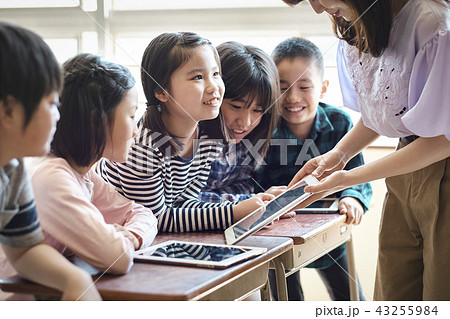 小学校のIT教育 授業風景 小学校のIT教育 授業風景 43255984
