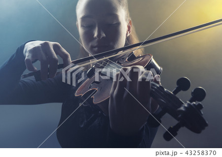 Violin 43258370