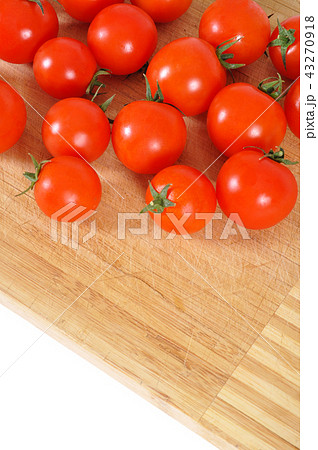 Fresh tomatoes Fresh tomatoes 43270918