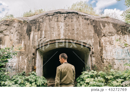 tourist man ruins fort architecture arch columns tourist man ruins fort architecture arch columns 43272769