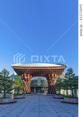 石川県　金沢駅　鼓門 43275045