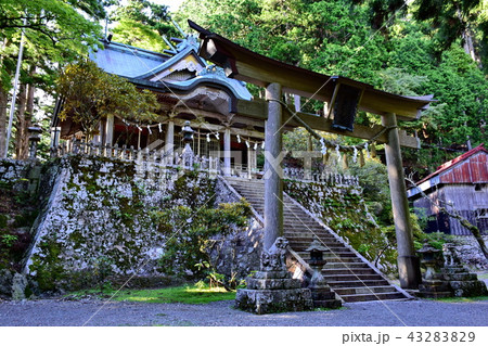 熊野三山・奥の宮　玉置神社　御本殿 ＆ 鳥居 （奈良県 吉野郡 十津川村 ） 43283829