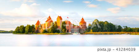 Old castle in sunset time. Trakai, Lithuania 43284039