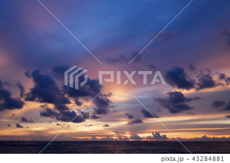 プーケット ナイヤンビーチ 夕日 プーケット ナイヤンビーチ 夕日 43284881