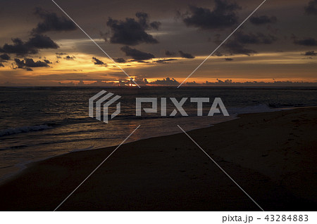 プーケット ナイヤンビーチ 夕日 プーケット ナイヤンビーチ 夕日 43284883