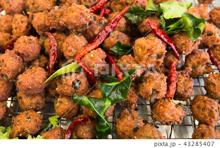 freshly fried meat balls 43285407