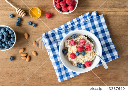 Oatmeal Porridge With Fresh Berries Oatmeal Porridge With Fresh Berries 43287640