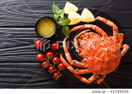 Delicious crab spider served with lemon 43289926