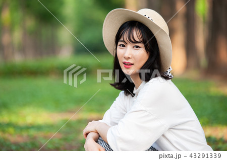 若い女性 韓国人 森 43291339