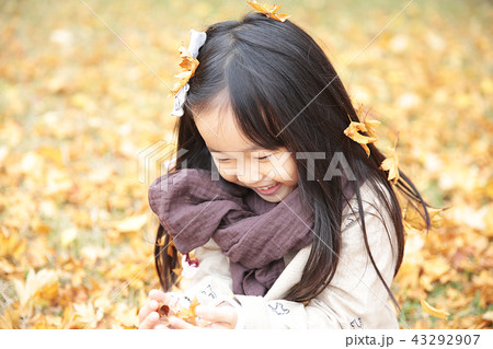 韓国人 女の子 女性の写真素材