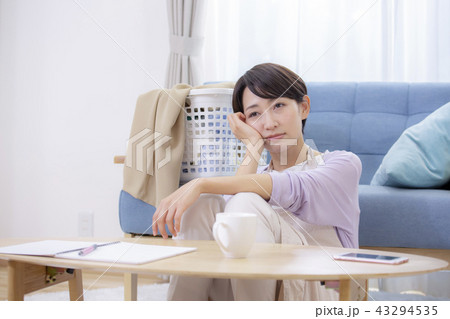 30代女性 疲れ ストレス 鬱 体調不良 30代女性 疲れ ストレス 鬱 体調不良 43294535