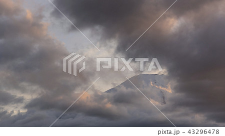 Mountain Fuji with nice cloud shape on the top 43296478