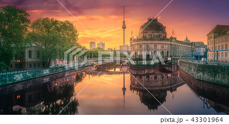 Museum island on Spree river of Berlin, Germany 43301964