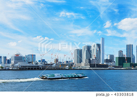 遊覧船・ヒミコと建設中のオリンピック選手村と晴海ふ頭公園　客船ターミナル 43303818