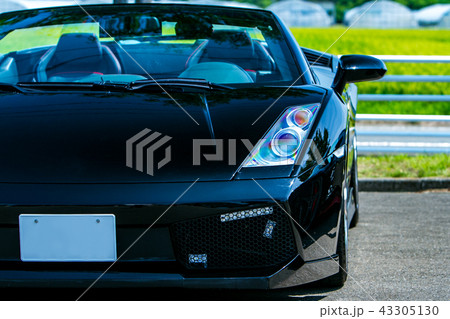 黒いスポーツカー 43305130