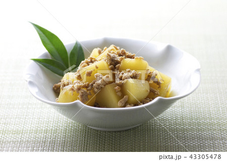じゃがいものそぼろ煮1 43305478