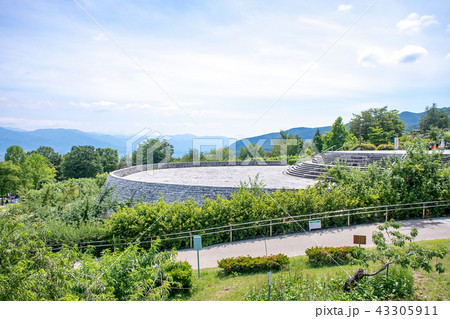 山梨県　笛吹川フルーツ公園　ステージ広場 43305911