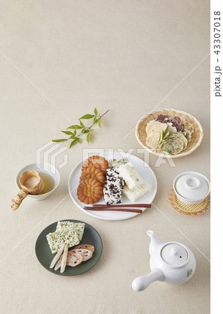 薬と 薬菓 伝統的な食べ物 43307018