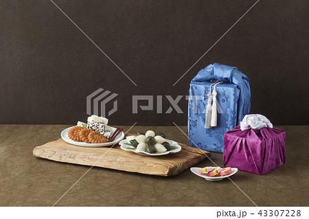 餅 風呂敷 風呂敷包み 43307228