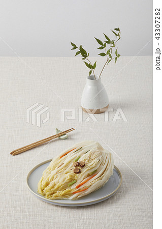 白菜 白キムチ 伝統的な食べ物 43307282