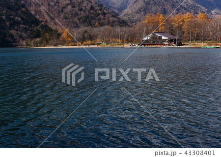 栃木県日光市　湯ノ湖　（11月） 43308401