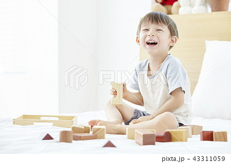 幼児 笑顔 微笑 43311059