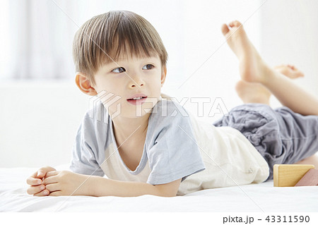 子供 笑顔 微笑 43311590