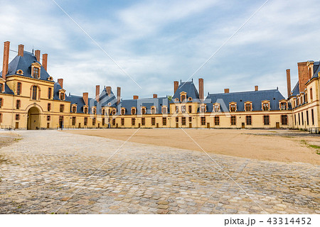 世界遺産 フランス フォンテーヌブロー宮殿の写真素材