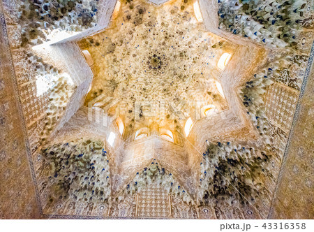世界遺産 アルハンブラ宮殿 「アベンセラヘスの間」の天井 世界遺産 アルハンブラ宮殿 「アベンセラヘスの間」の天井 43316358