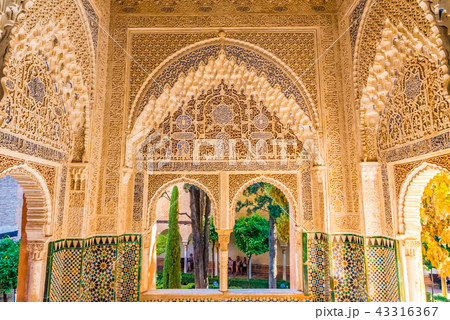 世界遺産　アルハンブラ宮殿　 リンダラハのバルコニー 43316367