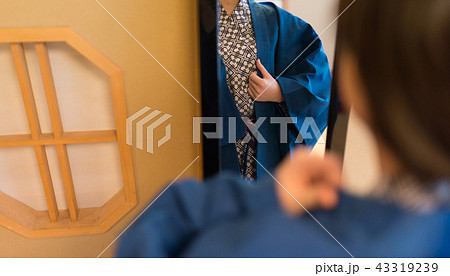 浴衣 旅館 鏡に写った 浴衣 旅館 鏡に写った 43319239