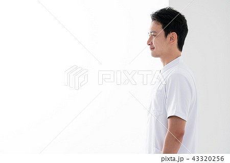 医者、看護師、横向き、横顔 医者、看護師、横向き、横顔 43320256