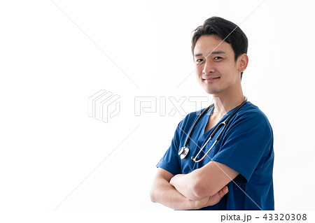 救急救命士、腕組み、自信、信頼 43320308
