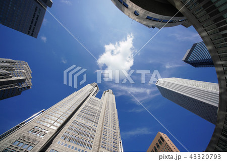 日本の東京都市景観 東京都庁や超高層ビルなどを望む 43320793