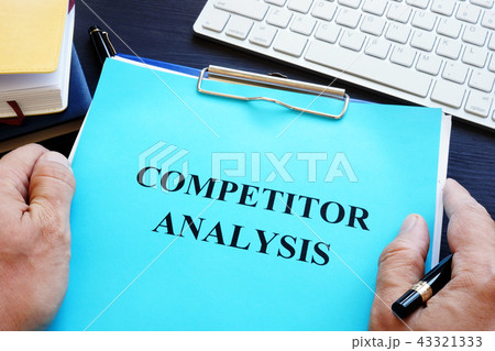 Manager is holding competitor analysis. 43321333
