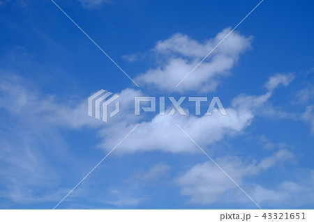 青空と白い雲 青空と白い雲 43321651